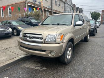 2004 Toyota tundra 4 doors pickup truck 4