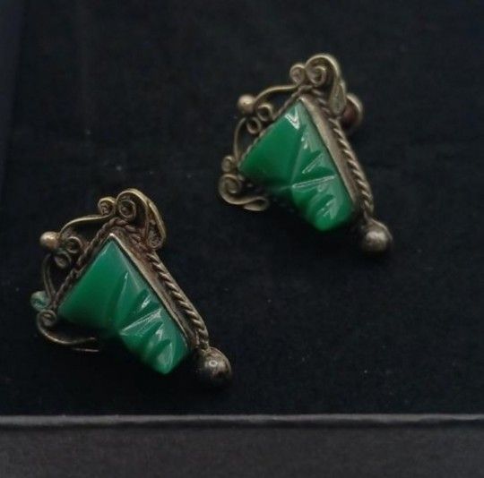 Vintage Silver Green Stone Screwback earrings
