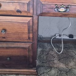 Desk/ 4 drawer writing desk