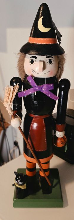2005 Target Limited Edition Halloween Witch Nutcracker