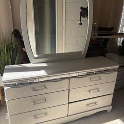 Princess Bedroom Set Includes Used Twin Mattress And New Box Spring 