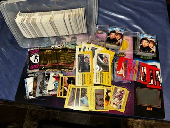 James Bond 007 'Goldeneye' Complete Base Set (1995) lot