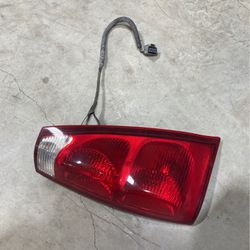 2002-2006 Chevy Avalanche Driver Tail Light