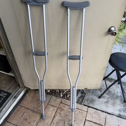 Adjustable Adult Crutches – Lightweight Aluminum
