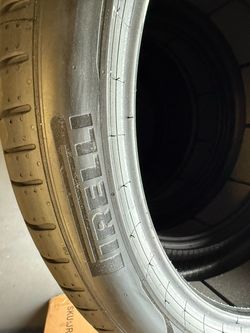 Used set of  Pirelli 255/40/21