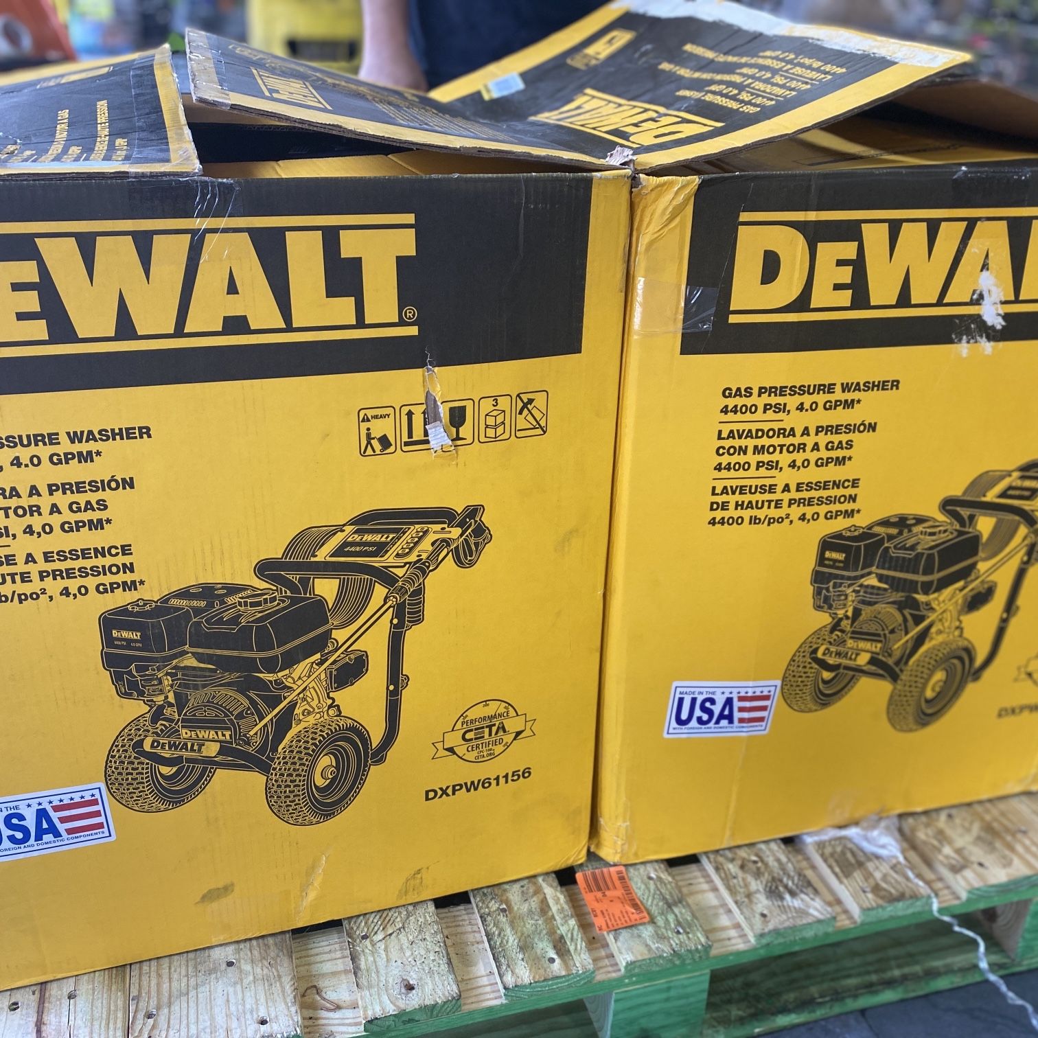 Dewalt 4 2024 gpm pressure washer