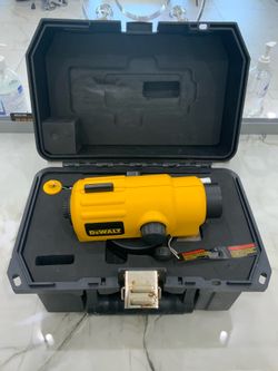 DEWALT DW096 Magnification Automatic Optical Level 26X with Case