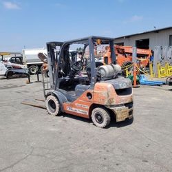 5000lb Warehouse forklift