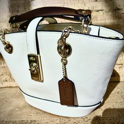 Authentic Coach “Bucket” Crossbody/handbag