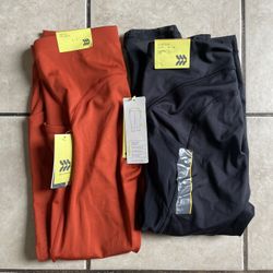 Bundle of 2 Small leggings