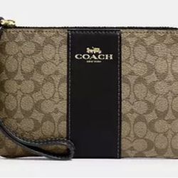 COACH Corner Zip Wristlet In Signature Canvas With Black Stripe - NEW W/ TAGS