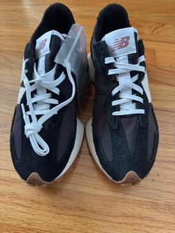 New Balance 327 Black Sneakers