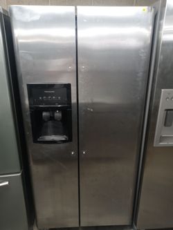 Frigidaire 36" Side By Side Refrigerator In Stainless Steel