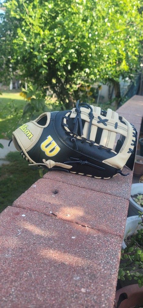 1B WILSON A2000