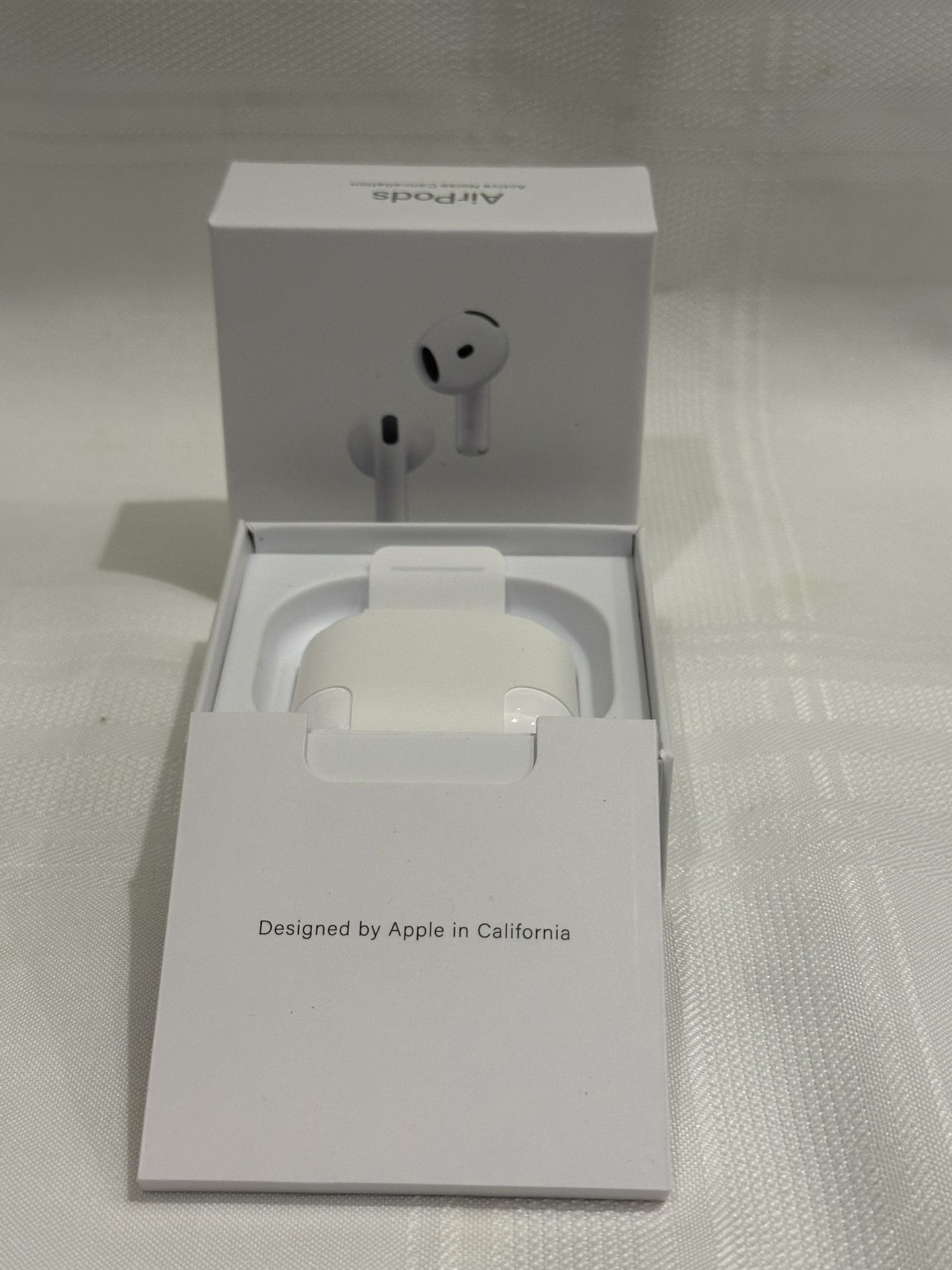 AirPods 4 Noise Cancelling
