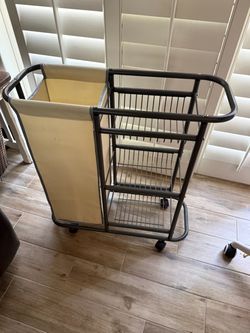 Small rolling hamper