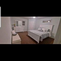 Brand New 4pcs Of White Queen /king/twin And Full  Size Bwdroom Set Are Available With Free Delivery And Cash On Delivery 