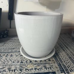 Flower Pots Small Resin Planters for Indoor/Outdoor Plants Plant Pots White Flower Pots Decorative Round Flowerpots with Drainage Holes and Saucer Dec