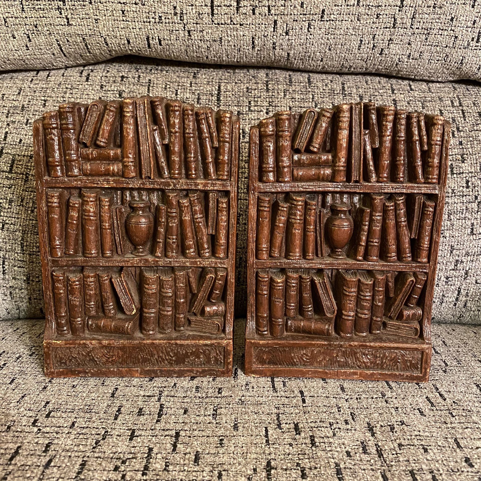 Vintage Syroco Bookends - Library Bookcase Book Ends Wood Like Resin - Set of 2