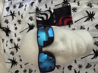 Oakley Holbrook