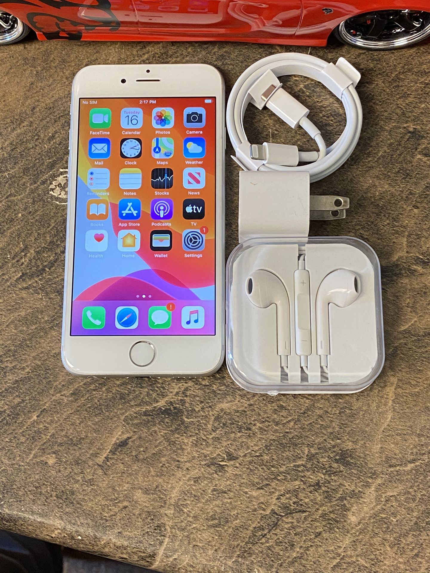 iPhone 6s unlocked 64 gigs