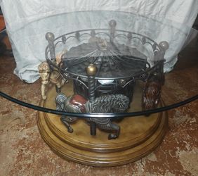 Vintage 4-Horse Rotating Carousel Coffee Table With 44" Glass top LOCAL PICKUP