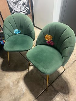 Set of 6 velvet chairs