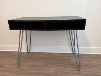 Hairpin Desk