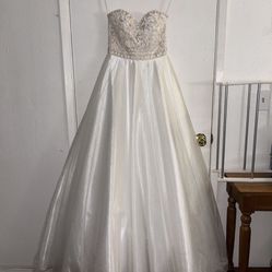Madison James white strapless gown Long dress 16-302 Women’s prom wedding Sz 4