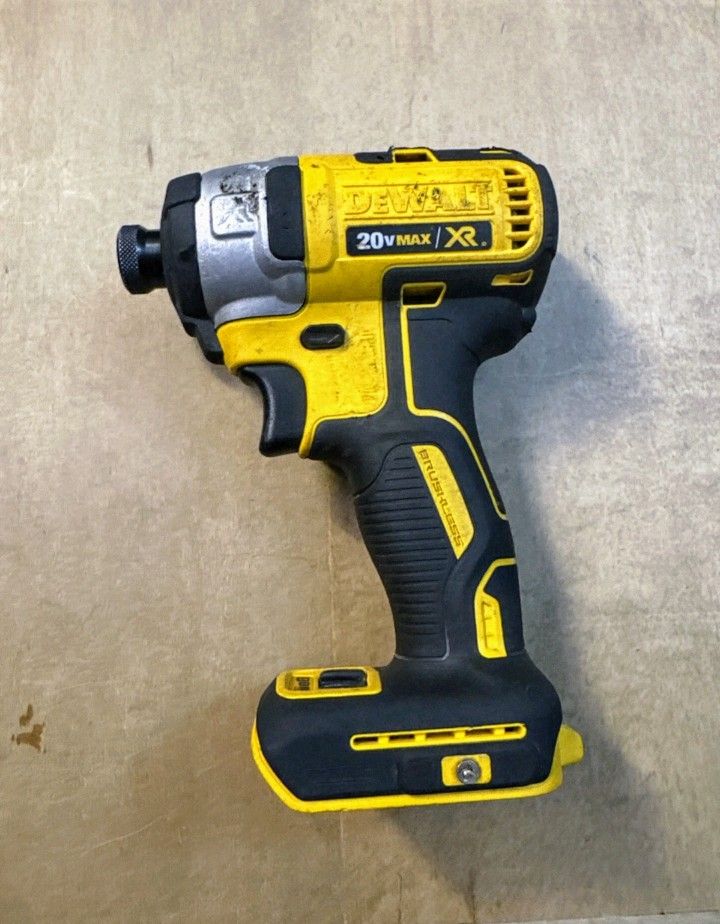DeWalt DCF887 Impact Driver