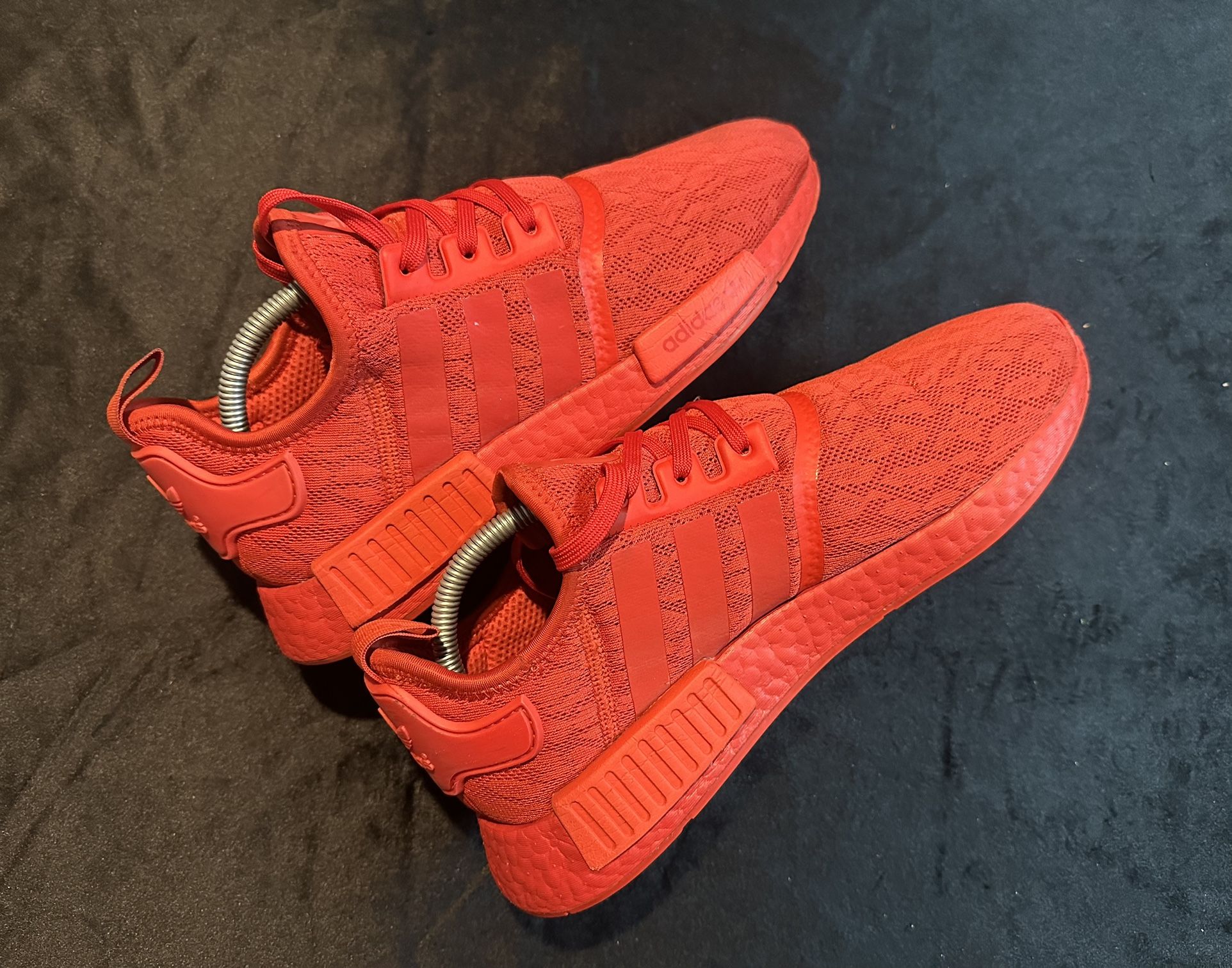 🔴Adidas NMD R1 “Lush Red”