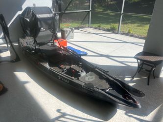 Shearwater 125 Vibe Kayak )Used Like New with lots of accessories)