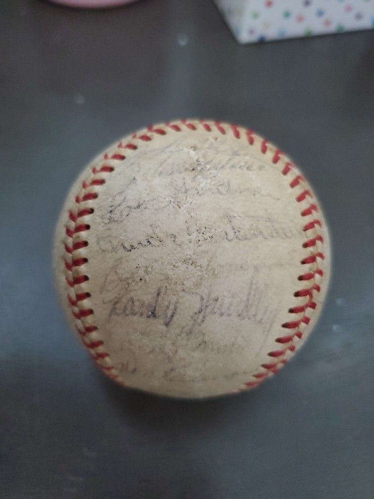 Baseball Autographed Baseballs