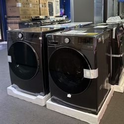 LG Front Load Washer And Gas Dryer Brand New Amazing Set 