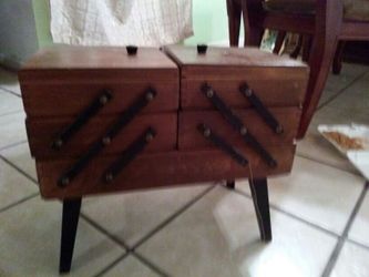 Antic sowing box