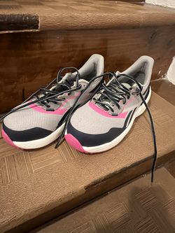 Brand New Reebok Women Running Shoes Size 6