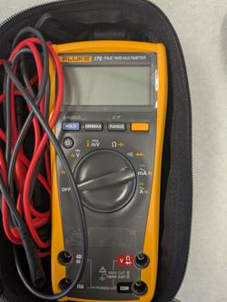 Fluke 179 True RMS Digital Multimeter w/ Case & Leads