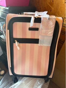 Vs carry on luggage