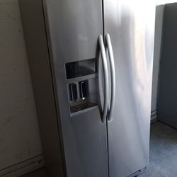 Refrigerator Kitchen Ad