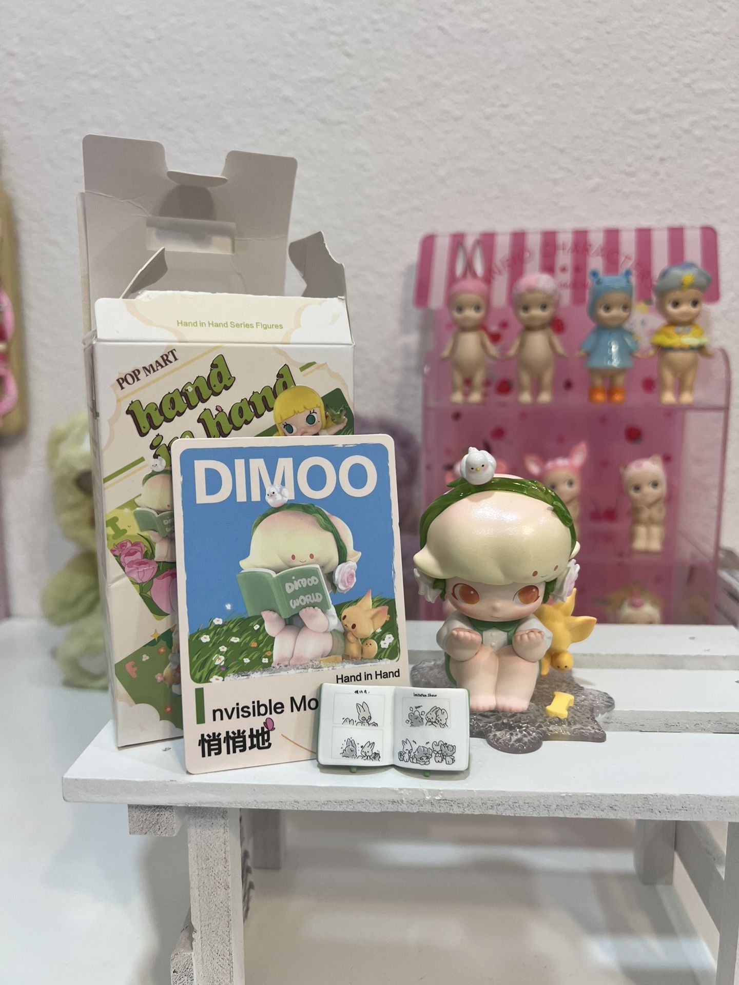 Dimoo Hand in Hand Figure Authentic