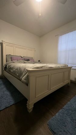 Queen Bedroom Set