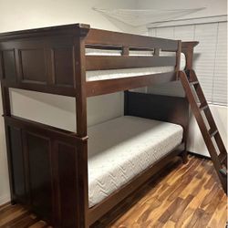 Wood Twin Bunk Beds w Ladder No Mattress