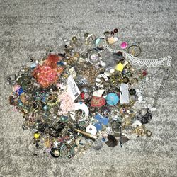 Vintage To Modern 11+Lbs Broken Jewelry Lot Art Crafts Jewelry Making Repurpose 