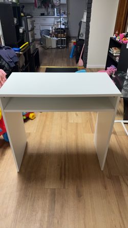 Small Study Table / Laptop Desk with Under-Shelf