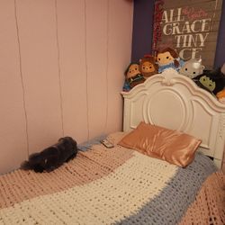 white twin bedroom set