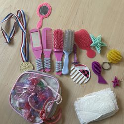 Doll’s Hair Brushes And Accessories 