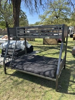 Twin Bunk bed 