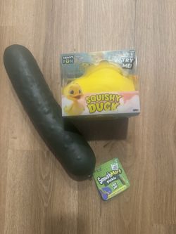 SmushMart Pickle and Crazy Fun Squishy Duck toys.