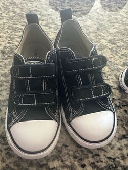 Kids shoes size 10