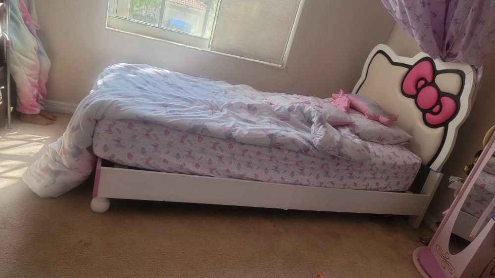 Full BED Hello Kitty Wood 